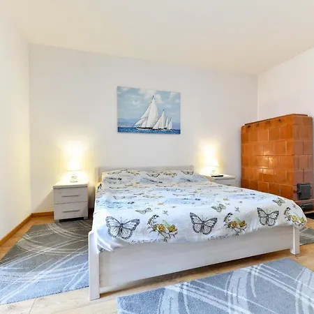 Nightbird Apartment
